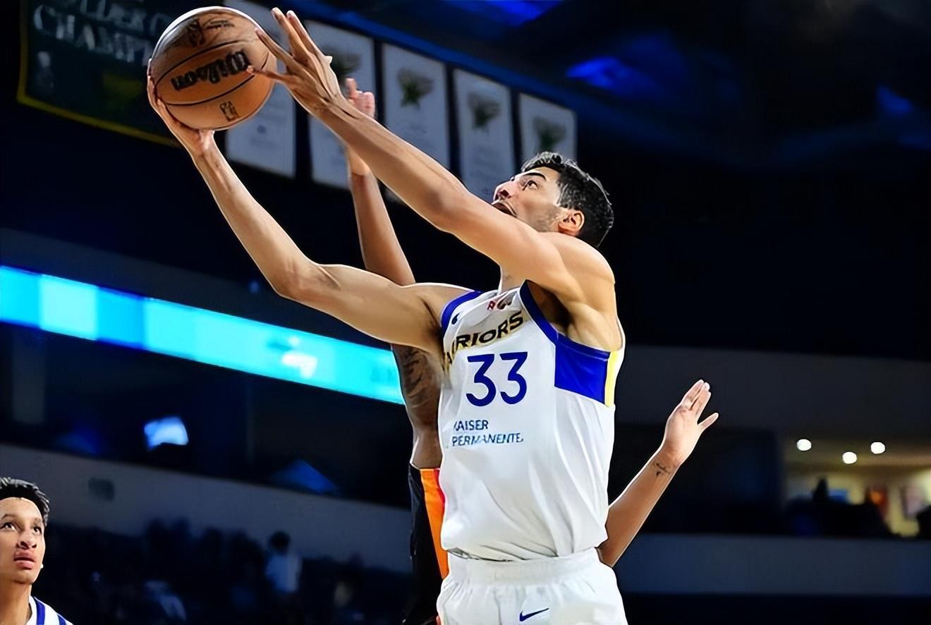 GA黄金甲-在发展联盟都表现平平，勇士双向合同锋线还能守住这份合同吗？