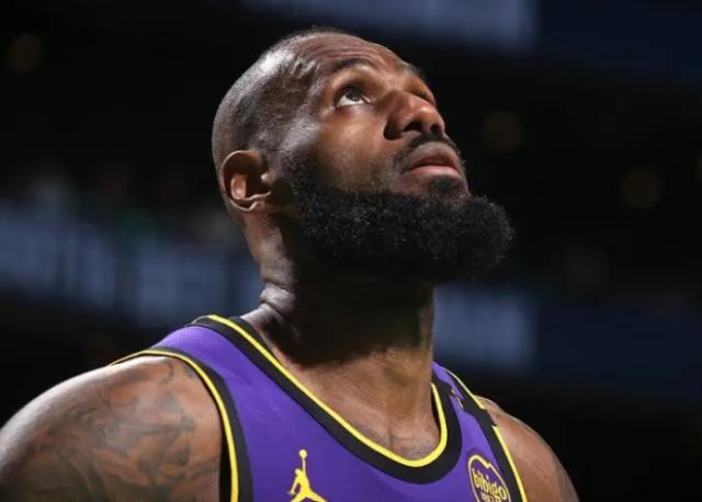 伤缺五周起步？詹姆斯：这次让我想到2018年的重伤